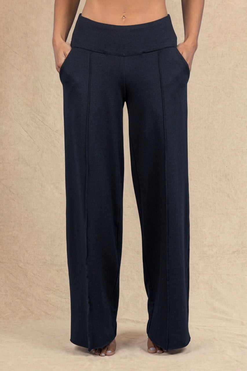 PINTUCK LOUNGE PANT: BLACK