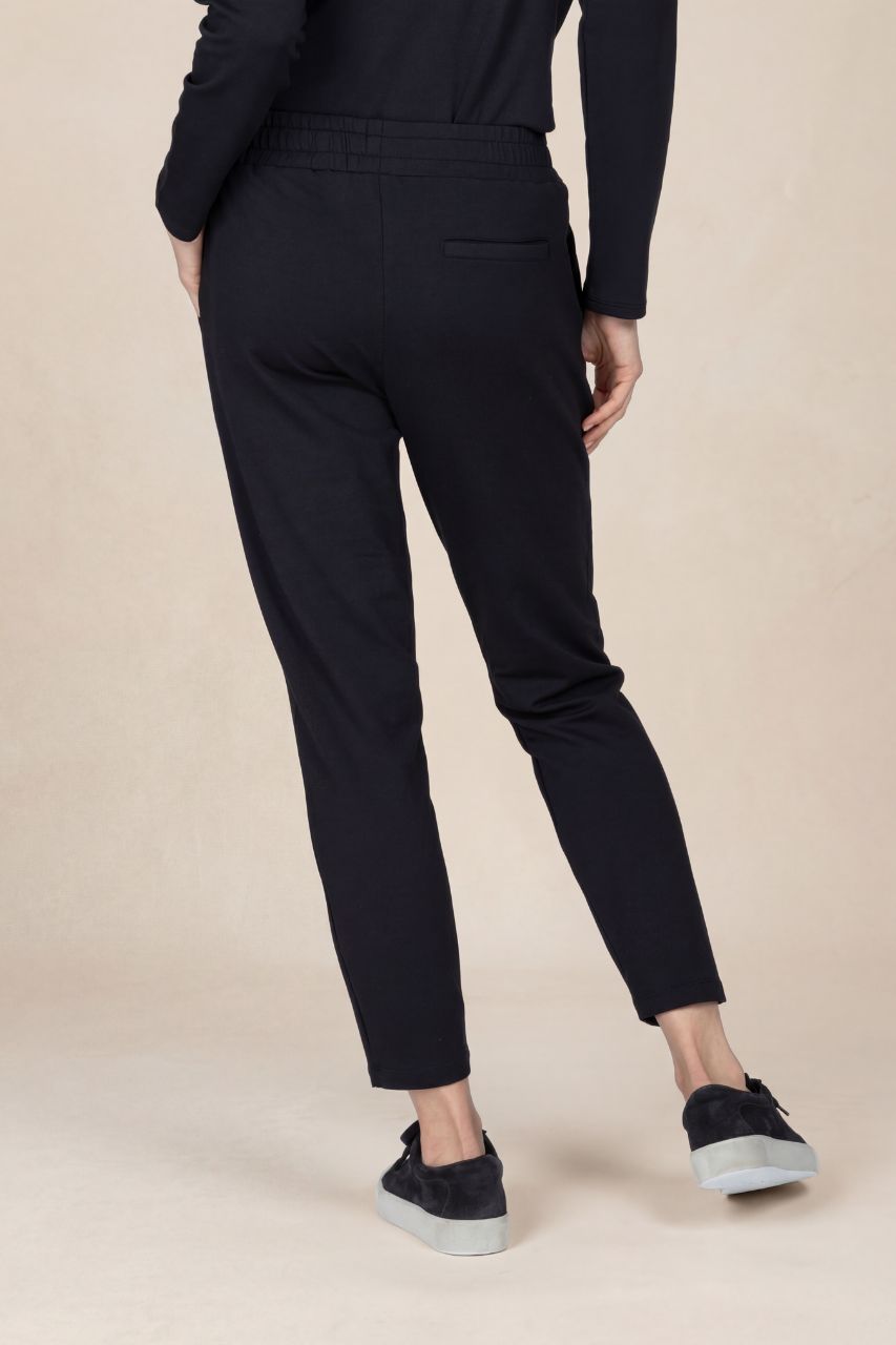 TAILORED JOGGER: BLACK