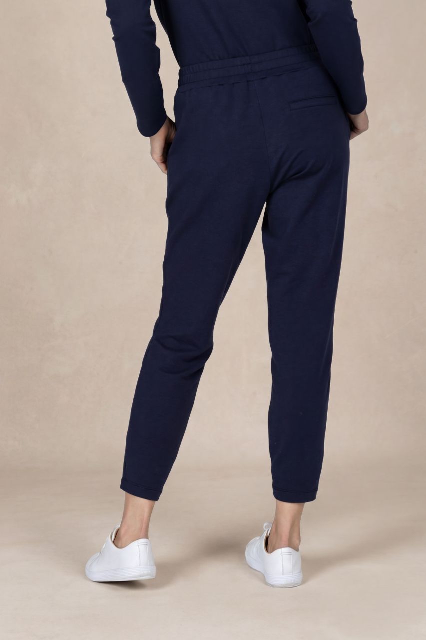 TAILORED JOGGER: NAVY