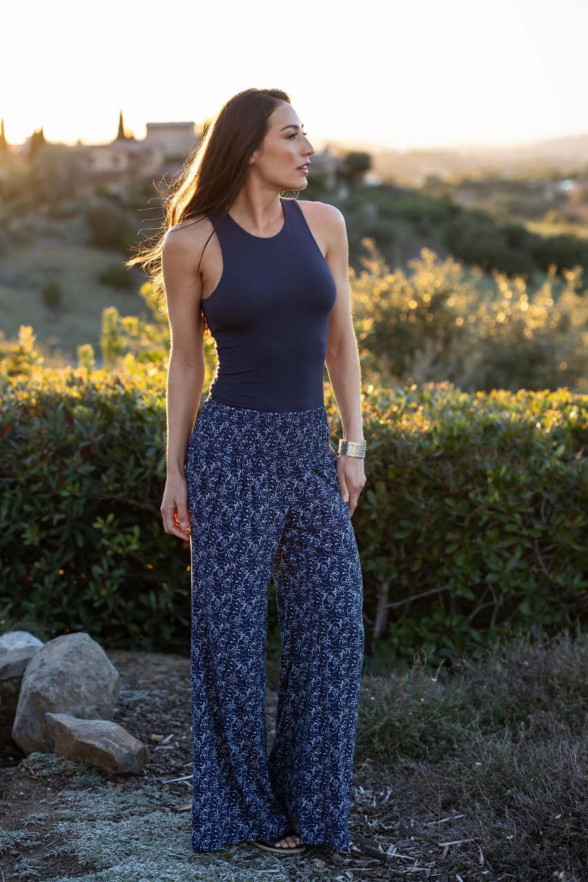 PORTOFINO TRAVEL PANT: BLUE VINES