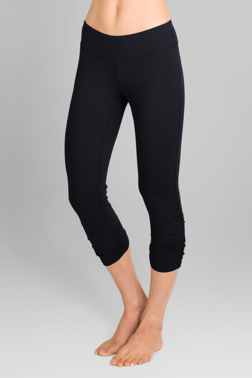 Goddess Capri Yoga Legging in black