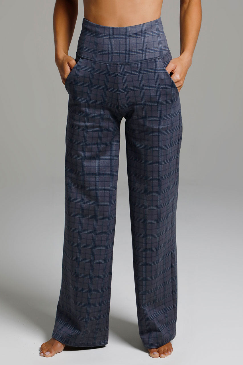 High Waist Wide Leg Pant (Navy Glen Plaid) front view pockets