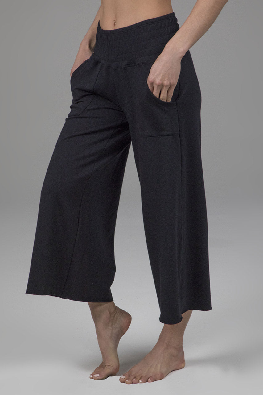 Cropped Pant in Black