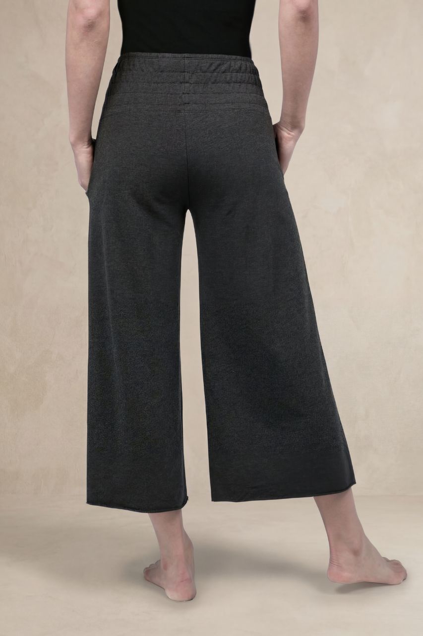 KIRAGRACE COZY BOHO CROP YOGA PANT: CHARCOAL HEATHER