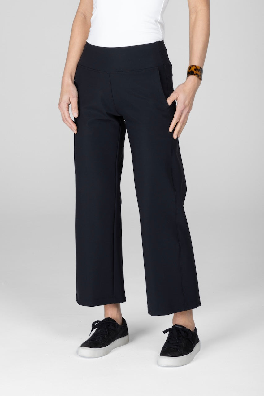 TRAVELER ANKLE PANT: BLACK TRAVELFLEX