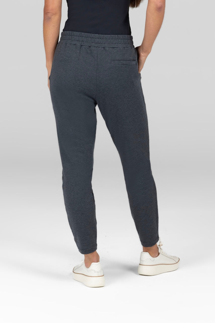 TRAVEL PINTUCK JOGGER: CHARCOAL HEATHER