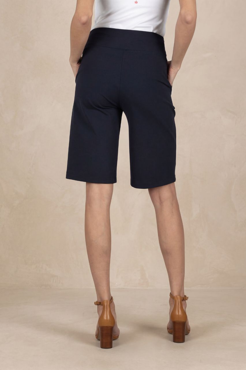 BERMUDA SHORT: BLACK BERMUDA SHORT: BLACK