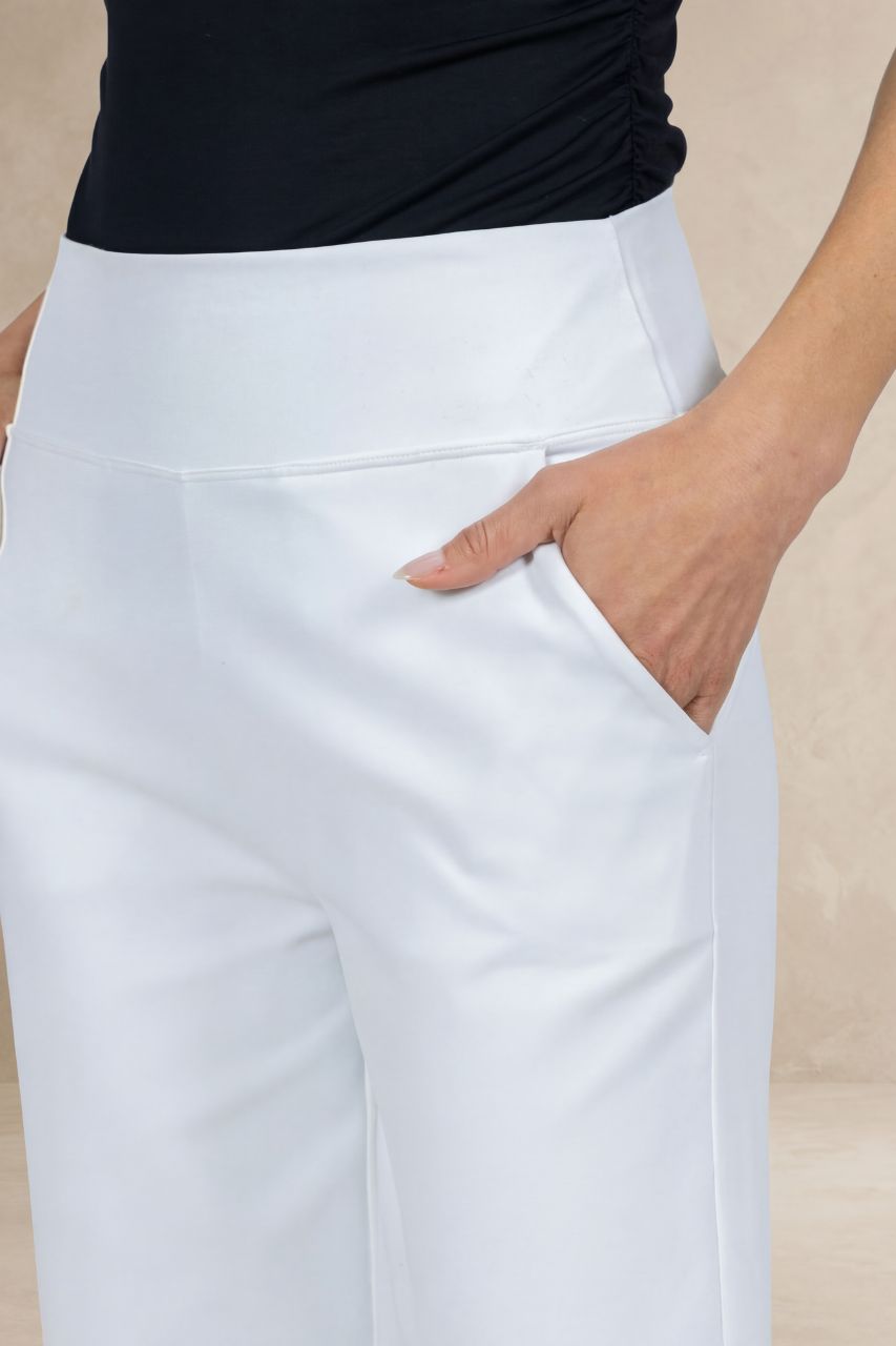 BERMUDA SHORT: WHITE