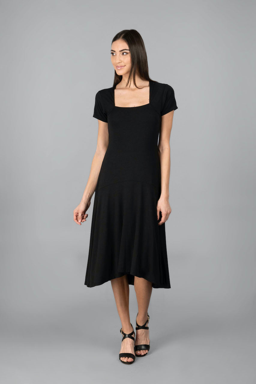 Short Sleeve Fit and flare dress - black