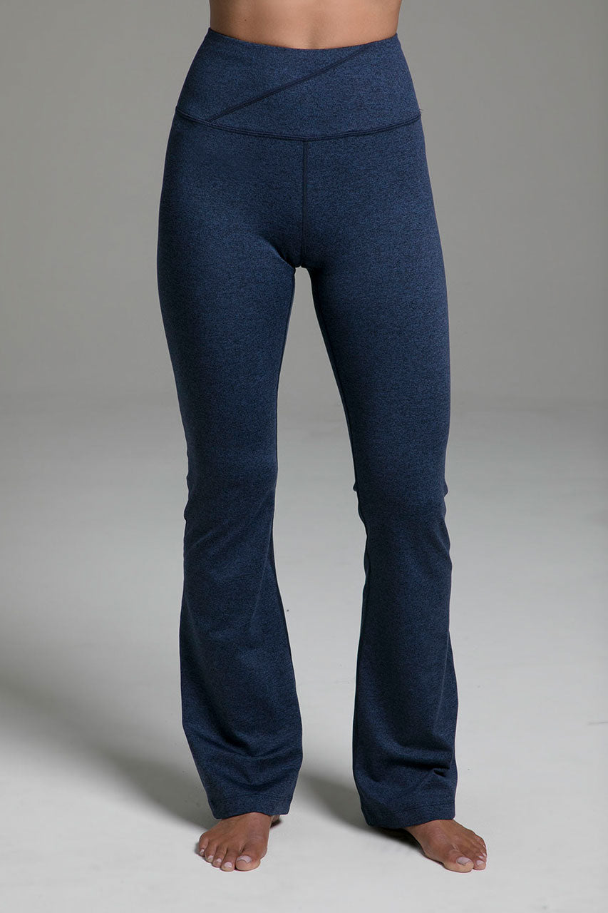 Ultra High Waist Goddess Bootcut (Iris Heather) cozy front view