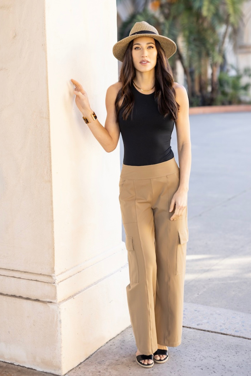 CARGO POCKET WIDE LEG PANT: SAHARA